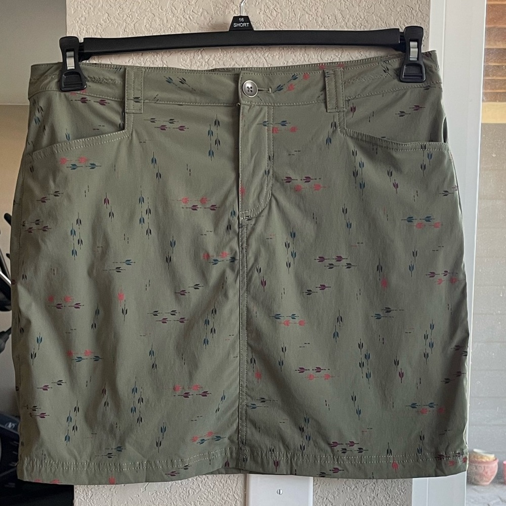 Eddie Bauer green golf, Tennis outdoor leisure Skort Skirt. Size 12